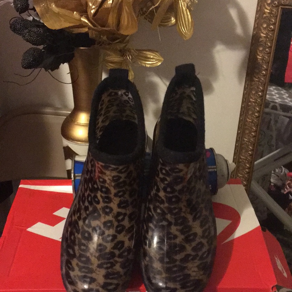 Short rain shoes designer Capelli